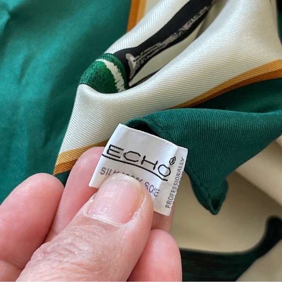 Vintage ECHO Beautiful Silk Scarf - Picture 6 of 9